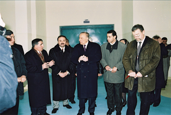 Речь Президента ‎Азербайджанской ‎Республики Гейдара ‎Алиева на церемонии ‎открытия Бакинской ‎табачной фабрики - 1 ‎февраля 2000-го года